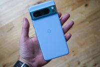 آیا باید Pixel 8 Pro را با قیمت ۴۰۰ دلار خریداری کنید؟