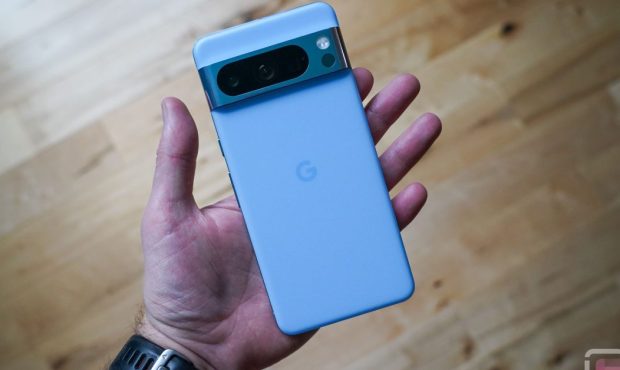 آیا باید Pixel 8 Pro را با قیمت 400 دلار خریداری کنید؟